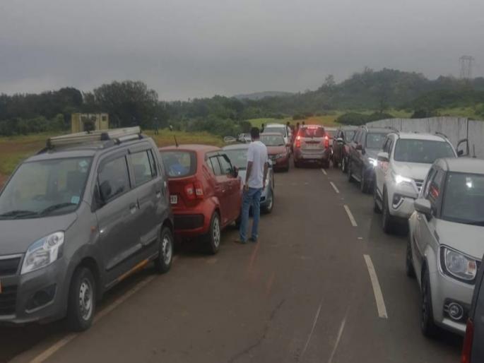'basket' to Lonavla tourism ban order; Crowds of tourists on weekends | लोणावळ्यात पर्यटनबंदी आदेशाला 'केराची टोपली' ; शनिवार व रविवारी पर्यटकांची तुडूंब गर्दी 'basket' to Lonavla tourism ban order; Crowds of tourists on weekends | लोणावळ्यात पर्यटनबंदी आदेशाला 'केराची टोपली' ; शनिवार व रविवारी पर्यटकांची तुडूंब गर्दी