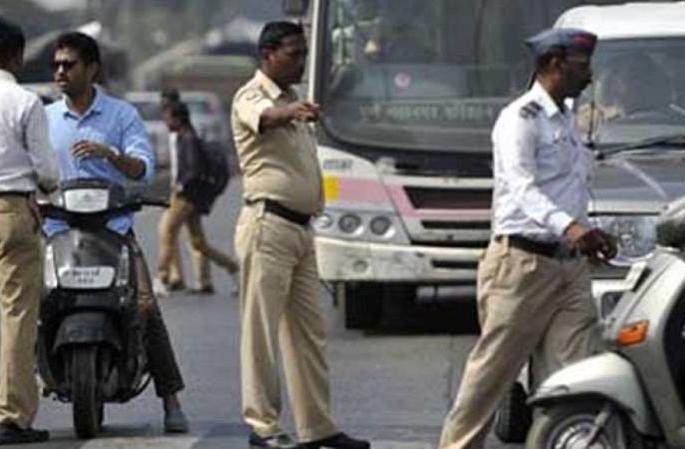 Action against 3,000 drivers in 21 days | २१ दिवसांत तीन हजार वाहनचालकांवर कारवाई Action against 3,000 drivers in 21 days | २१ दिवसांत तीन हजार वाहनचालकांवर कारवाई