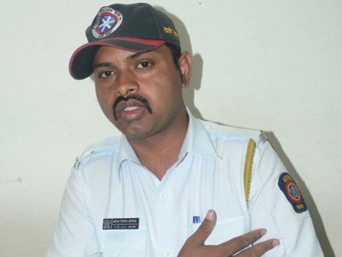 Attempts to drive police; The lawyer's son arrested | पोलिसांवर गाडी नेण्याचा प्रयत्न; वकिलाच्या मुलास अटक Attempts to drive police; The lawyer's son arrested | पोलिसांवर गाडी नेण्याचा प्रयत्न; वकिलाच्या मुलास अटक