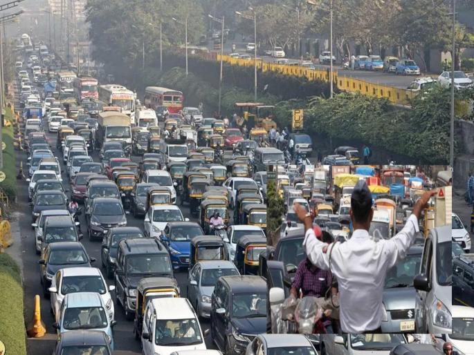 It is mandatory for all passengers traveling by car in Mumbai to fasten their seat belts, otherwise action will be taken | मुंबईत कारमधून प्रवास करणाऱ्या सर्व प्रवाशांना सीट बेल्ट बांधणे बंधनकारक, अन्यथा होईल कारवाई 