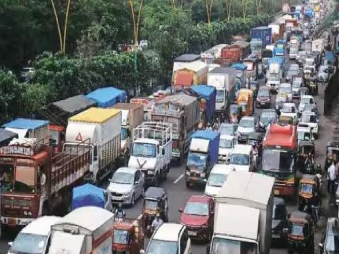 Potholes on Chhatrapati Sambhajinagar to Pune route; Traffic jams hit industries | छत्रपती संभाजीनगर ते पुणे मार्गावर मार्गावर खड्डेच खड्डे;वाहतूक कोंडीने उद्याेगांना फटका Potholes on Chhatrapati Sambhajinagar to Pune route; Traffic jams hit industries | छत्रपती संभाजीनगर ते पुणे मार्गावर मार्गावर खड्डेच खड्डे;वाहतूक कोंडीने उद्याेगांना फटका