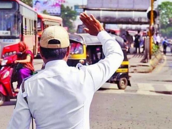Stopped to urinate on the roadside; 4 people brutally beat up a police constable, incident on Katraj - Kondhwa road | रस्त्याच्या कडेला लघुशंका करायला थांबले; ४ जणांकडून पोलीस शिपायाला बेदम मारहाण, कात्रज - कोंढवा रस्त्यावरील घटना