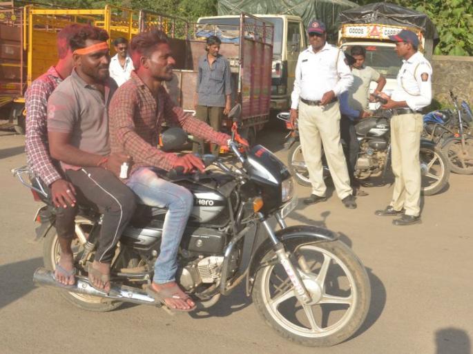 Revised Traffic Rules: Lack of Circulars to Police! | सुधारित वाहतूक नियम: परिपत्रकाअभावी पोलिसांपुढे पेच! Revised Traffic Rules: Lack of Circulars to Police! | सुधारित वाहतूक नियम: परिपत्रकाअभावी पोलिसांपुढे पेच!