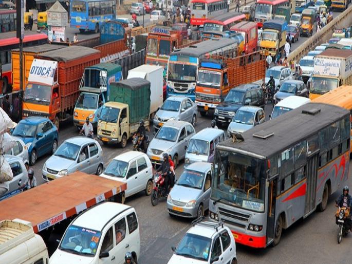 Ban on heavy vehicles at Pune-Nagar highway: District Collector's order | पुणे- नगर महामार्गावर अवजड वाहनांना बंदी : जिल्हाधिकाऱ्यांचा आदेश Ban on heavy vehicles at Pune-Nagar highway: District Collector's order | पुणे- नगर महामार्गावर अवजड वाहनांना बंदी : जिल्हाधिकाऱ्यांचा आदेश