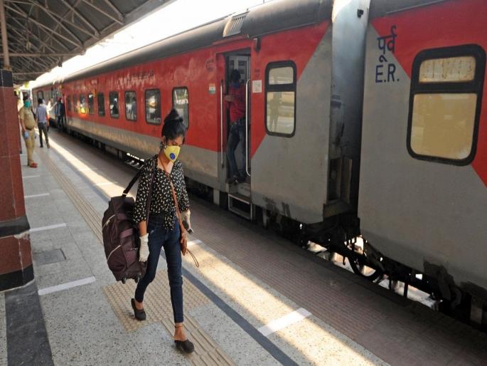 Coronavirus: Rajdhani Express to be the Corona Express for Goa; 11 coronary affected migrants admitted | Coronavirus: राजधानी एक्सप्रेस ठरतेय गोव्यासाठी कोरोना एक्सप्रेस; ११ कोरोनाग्रस्त प्रवासी दाखल Coronavirus: Rajdhani Express to be the Corona Express for Goa; 11 coronary affected migrants admitted | Coronavirus: राजधानी एक्सप्रेस ठरतेय गोव्यासाठी कोरोना एक्सप्रेस; ११ कोरोनाग्रस्त प्रवासी दाखल