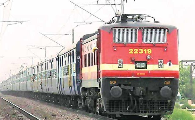 The time had come for him, but the period had not come. | त्याच्यासाठी काळ आला होता पण वेळ आली नव्हती !