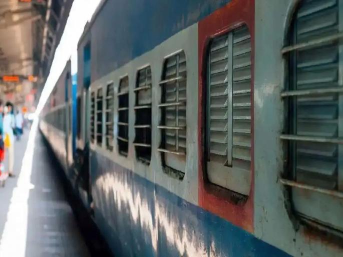 Robbery attempt in Shalimar Express, robbers fled after seeing resistance from passengers | शालिमार एक्स्प्रेसमध्ये दरोड्याचा प्रयत्न; 'त्यांनी' डब्यात प्रवेश केला अन्.. Robbery attempt in Shalimar Express, robbers fled after seeing resistance from passengers | शालिमार एक्स्प्रेसमध्ये दरोड्याचा प्रयत्न; 'त्यांनी' डब्यात प्रवेश केला अन्..