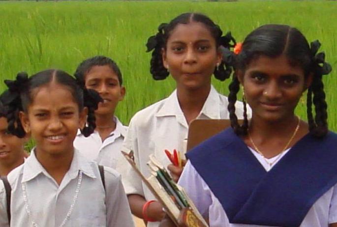  Training to make tribal students self-reliant | आदिवासी विद्यार्थ्यांना आत्मनिर्भर करण्यासाठी प्रशिक्षण