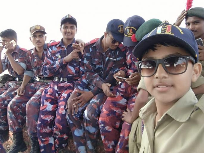 Beed's students topper in trekking from Panhala to Vishalgadh | पन्हाळा ते विशाळगड गिर्यारोहणात बीडच्या विद्यार्थ्यांचे ‘ट्रेकिंग’ देशात अव्वल Beed's students topper in trekking from Panhala to Vishalgadh | पन्हाळा ते विशाळगड गिर्यारोहणात बीडच्या विद्यार्थ्यांचे ‘ट्रेकिंग’ देशात अव्वल