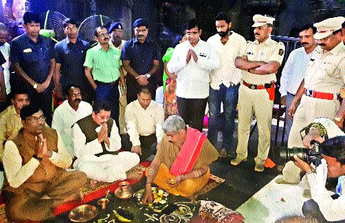 Private vehicle ban on third Shrapranari Pariya this year | तिसऱ्या श्रावणी फेरीला यंदाही खासगी वाहनांना बंदी Private vehicle ban on third Shrapranari Pariya this year | तिसऱ्या श्रावणी फेरीला यंदाही खासगी वाहनांना बंदी