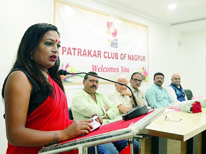 The challenge of facing AIDS in front of gay people | समलैंगिकांसमोर एड्सचा सामना करण्याचे आव्हान The challenge of facing AIDS in front of gay people | समलैंगिकांसमोर एड्सचा सामना करण्याचे आव्हान