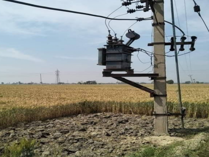 Farmers, avoid inconvenience, if the transformer burns, immediately inform Mahavitraan | शेतकऱ्यांनो गैरसोय टाळा, ट्रान्स्फॉर्मर जळाला तर लागलीच महावितरणला कळवा Farmers, avoid inconvenience, if the transformer burns, immediately inform Mahavitraan | शेतकऱ्यांनो गैरसोय टाळा, ट्रान्स्फॉर्मर जळाला तर लागलीच महावितरणला कळवा