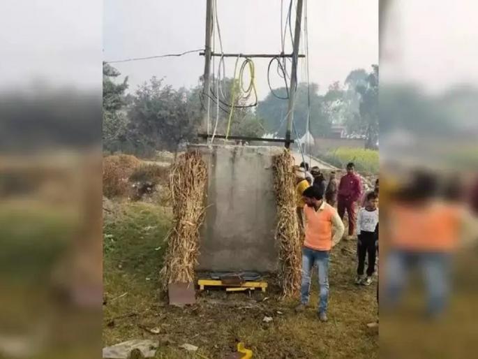 Thieves stole transformer; village in darkness for 25 days | चोरट्यांनी चक्क ट्रांसफॉर्मर पळवला; संपूर्ण गाव 25 दिवसांपासून अंधारात Thieves stole transformer; village in darkness for 25 days | चोरट्यांनी चक्क ट्रांसफॉर्मर पळवला; संपूर्ण गाव 25 दिवसांपासून अंधारात