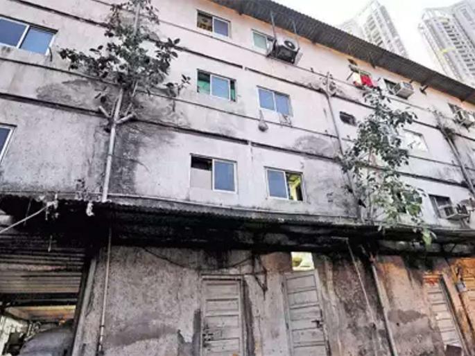 The situation of transit camps is pitiable | संक्रमण शिबिरांची परिस्थिती दयनीयच The situation of transit camps is pitiable | संक्रमण शिबिरांची परिस्थिती दयनीयच