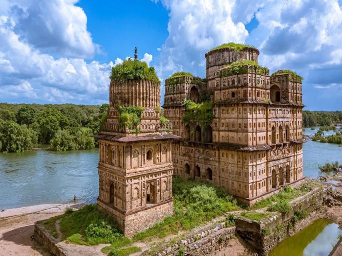Top india tourist destinations to visit in november | बर्फाळलेल्या डोंगरांपासून वाळवंटापर्यंत; नोव्हेंबरमध्ये फिरण्यासाठी बेस्ट डेस्टिनेशन्स Top india tourist destinations to visit in november | बर्फाळलेल्या डोंगरांपासून वाळवंटापर्यंत; नोव्हेंबरमध्ये फिरण्यासाठी बेस्ट डेस्टिनेशन्स