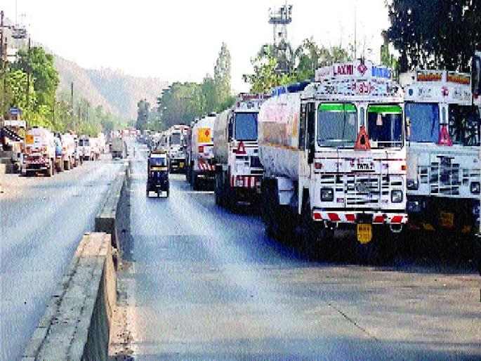 The corporation's corporation is uncomfortable; Denial of information for chemicals | कारखानदारांचे पालिकेला असहकार्य; केमिकलसाठ्याची माहिती देण्यासही नकार The corporation's corporation is uncomfortable; Denial of information for chemicals | कारखानदारांचे पालिकेला असहकार्य; केमिकलसाठ्याची माहिती देण्यासही नकार