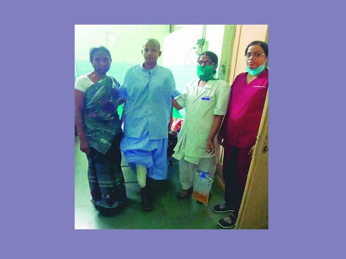 Cancer-affected bone removed, reattached by giving radiation | कॅन्सरबाधित हाड काढले, रेडिएशन देऊन पुन्हा जोडले ! अपंगत्व टळले Cancer-affected bone removed, reattached by giving radiation | कॅन्सरबाधित हाड काढले, रेडिएशन देऊन पुन्हा जोडले ! अपंगत्व टळले