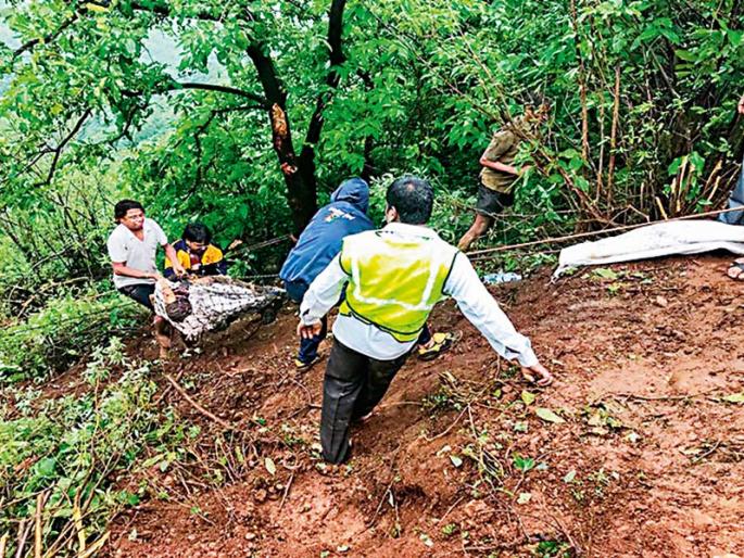 Exploring the thrilling world of daredavil trekkers who help save the accident victims from the dreadful gorges | मृत्यूच्या खाईतले देवदूत... जीव धोक्यात घालून बचावकार्यात उतरणाऱ्या ‘ट्रेकर्स’ची अनटोल्ड स्टोरी Exploring the thrilling world of daredavil trekkers who help save the accident victims from the dreadful gorges | मृत्यूच्या खाईतले देवदूत... जीव धोक्यात घालून बचावकार्यात उतरणाऱ्या ‘ट्रेकर्स’ची अनटोल्ड स्टोरी