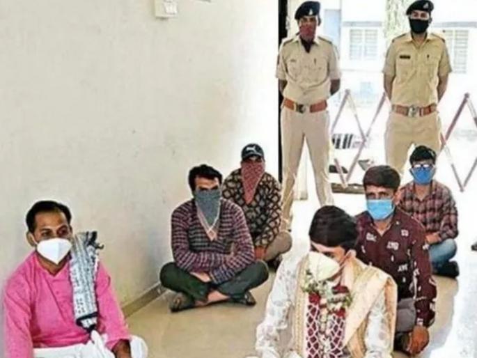 Groom breaks rule : Groom in gujrat rajkot forget about covid guidelines and breaks the rule | Groom breaks rule : कोविडचे नियम मोडत मंडपात शिरले; पोलिसांनी नवऱ्यासकट सगळ्यांनाच ताब्यात घेतलं अन् मग....