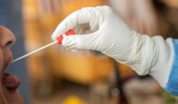 Tests 'as is': patient growth slows in Akola district | चाचण्यांचे प्रमाण ‘जैसे थे’: रुग्णसंख्या वाढीचा वेग मंदावला Tests 'as is': patient growth slows in Akola district | चाचण्यांचे प्रमाण ‘जैसे थे’: रुग्णसंख्या वाढीचा वेग मंदावला