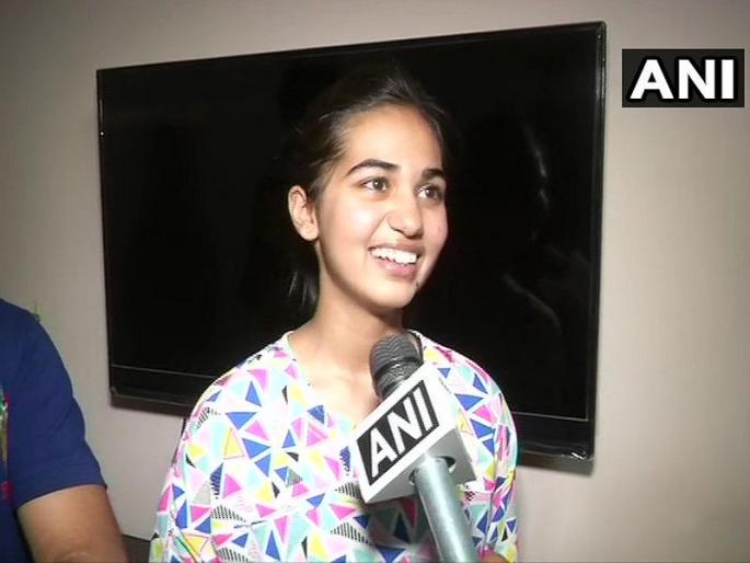 CBSC: Secret of the success promised by the star, the 'only' wish of the students who got 499 marks | CBSC : तारूने सांगितलं यशाचं सिक्रेट, 499 गुण मिळवणाऱ्या विद्यार्थीनीची 'ही' इच्छा CBSC: Secret of the success promised by the star, the 'only' wish of the students who got 499 marks | CBSC : तारूने सांगितलं यशाचं सिक्रेट, 499 गुण मिळवणाऱ्या विद्यार्थीनीची 'ही' इच्छा
