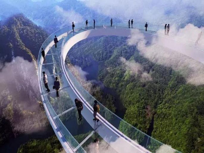 Visit uttrakhand place in india for enjoy in glass bridge | काचेचा पूल बघण्यासाठी चीन कशाला, भारतातीलच 'या' शहराला द्या भेट! Visit uttrakhand place in india for enjoy in glass bridge | काचेचा पूल बघण्यासाठी चीन कशाला, भारतातीलच 'या' शहराला द्या भेट!