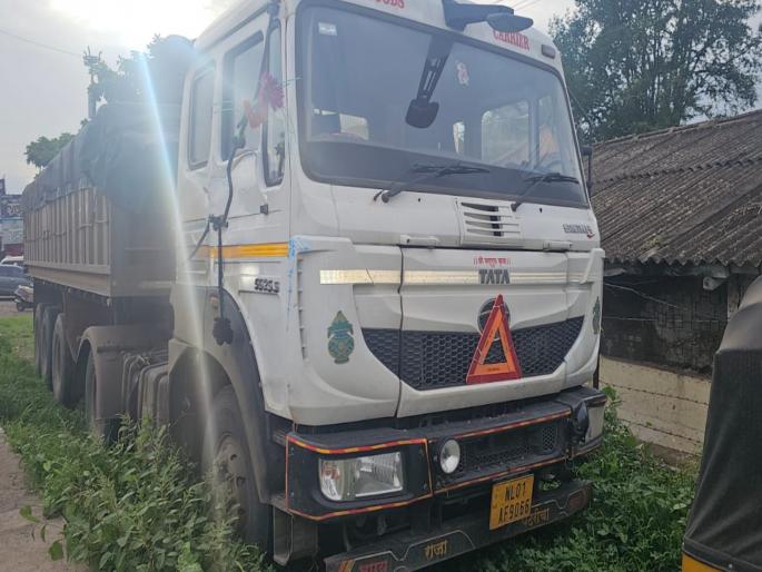 The truck hit the bike from behind at the traffic jam death of mother Boy injured incident in Junnar taluka | गतिरोधकावर ट्रकची दुचाकीला पाठीमागून धडक! आईचा मृत्यू; मुलगा जखमी, जुन्नर तालुक्यातील घटना The truck hit the bike from behind at the traffic jam death of mother Boy injured incident in Junnar taluka | गतिरोधकावर ट्रकची दुचाकीला पाठीमागून धडक! आईचा मृत्यू; मुलगा जखमी, जुन्नर तालुक्यातील घटना