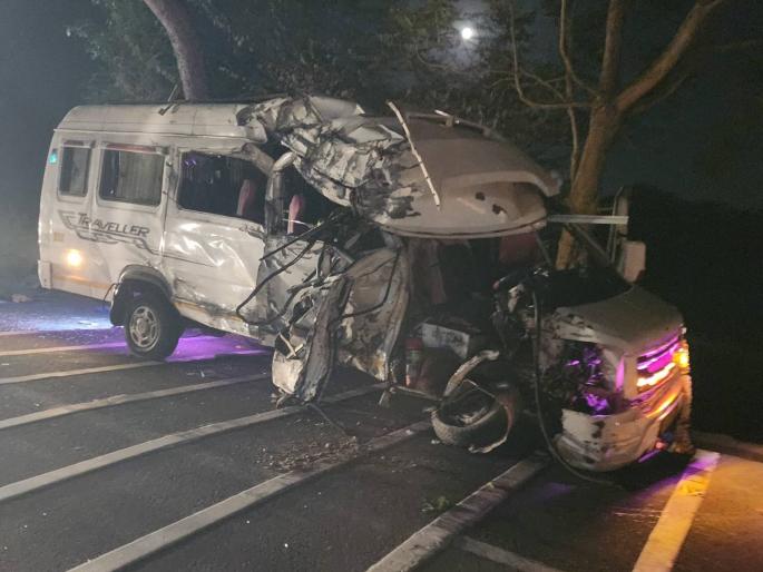 Private vehicle of devotees going to Ujjain for darshan meets with accident; three killed | उज्जैनला देवदर्शनासाठी निघालेल्या भाविकांच्या खासगी वाहनाला अपघात; तीन ठार