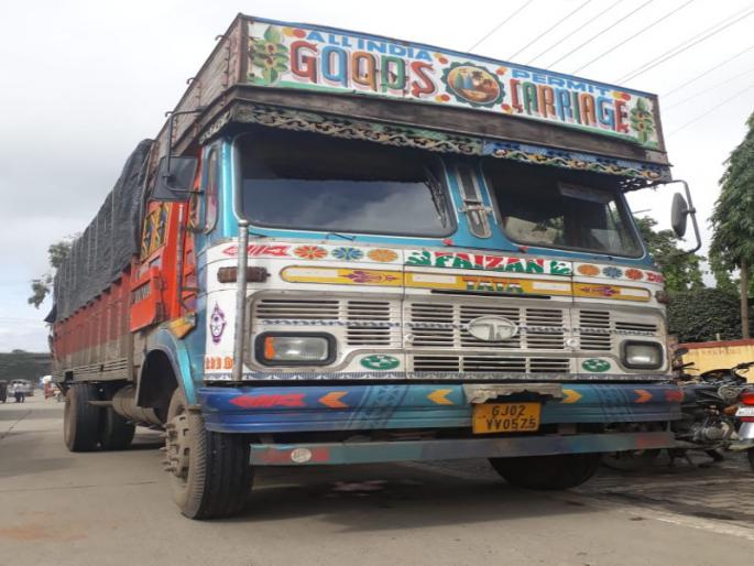 School students death in accident near Khanapur, one injured | खानापूर जवळील अपघातात शालेय विद्यार्थी ठार ,एक जखमी School students death in accident near Khanapur, one injured | खानापूर जवळील अपघातात शालेय विद्यार्थी ठार ,एक जखमी