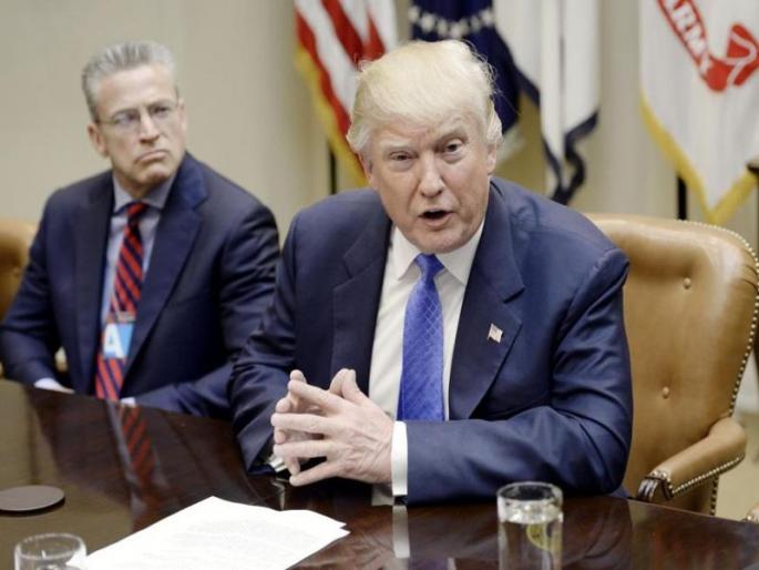 Reduce crude oil prices, signal of trump | कच्च्या तेलाचे दर कमी करा, ट्रम्प यांचा इशारा Reduce crude oil prices, signal of trump | कच्च्या तेलाचे दर कमी करा, ट्रम्प यांचा इशारा
