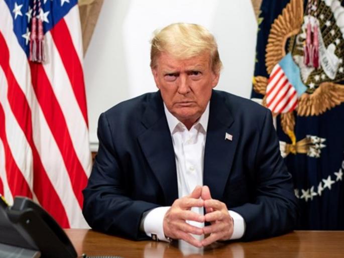 us president donald trump signed an executive order for banning transactions with 8 Chinese software | चीनला मोठा धक्का! ८ सॉफ्टवेअरचे व्यवहार रोखले; राष्ट्राध्यक्ष डोनाल्ड ट्रम्प यांचा निर्णय us president donald trump signed an executive order for banning transactions with 8 Chinese software | चीनला मोठा धक्का! ८ सॉफ्टवेअरचे व्यवहार रोखले; राष्ट्राध्यक्ष डोनाल्ड ट्रम्प यांचा निर्णय