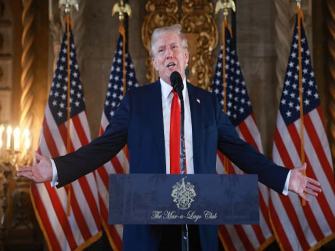 Donald Trump : Donald Trump's victory mace on jobs? future of Indian software engineers is in the dark | डोनाल्ड ट्रम्प यांच्या विजयाने नोकऱ्यांवर गदा? भारतीय सॉफ्टवेअर इंजिनीअर्सचे भविष्य अंधारात Donald Trump : Donald Trump's victory mace on jobs? future of Indian software engineers is in the dark | डोनाल्ड ट्रम्प यांच्या विजयाने नोकऱ्यांवर गदा? भारतीय सॉफ्टवेअर इंजिनीअर्सचे भविष्य अंधारात