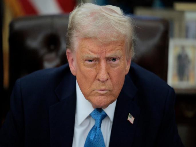 Donald Trump Tariff Threats: 'We will impose tariffs on the entire world; let's see what happens...', Donald Trump's statement creates a stir | 'संपूर्ण जगावर टॅरिफ लादणार; काय होईल, ते पाहू...', डोनाल्ड ट्रम्प यांच्या वक्तव्याने खळबळ Donald Trump Tariff Threats: 'We will impose tariffs on the entire world; let's see what happens...', Donald Trump's statement creates a stir | 'संपूर्ण जगावर टॅरिफ लादणार; काय होईल, ते पाहू...', डोनाल्ड ट्रम्प यांच्या वक्तव्याने खळबळ