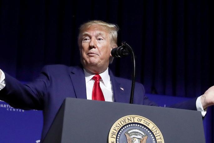 Boycott of government over Trump's dislikes daily; Vengeance grown on two dailies | ट्रम्प यांच्या नापसंत दैनिकांवर सरकारचा बहिष्कार; दोन दैनिकांवर उगवला सूड Boycott of government over Trump's dislikes daily; Vengeance grown on two dailies | ट्रम्प यांच्या नापसंत दैनिकांवर सरकारचा बहिष्कार; दोन दैनिकांवर उगवला सूड
