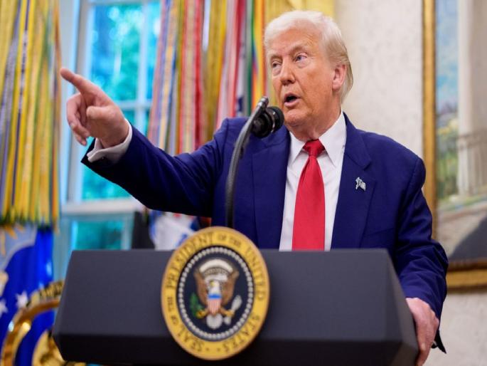 Donald Trump warns Cuba: 'Before it's too late...' After taking action against Venezuela, Trump now directly threatens 'this' country | 'खूप उशीर होण्यापूर्वी...' व्हेनेझुएलावरील कारवाईनंतर ट्रम्प यांची आता 'या' देशाला थेट धमकी Donald Trump warns Cuba: 'Before it's too late...' After taking action against Venezuela, Trump now directly threatens 'this' country | 'खूप उशीर होण्यापूर्वी...' व्हेनेझुएलावरील कारवाईनंतर ट्रम्प यांची आता 'या' देशाला थेट धमकी