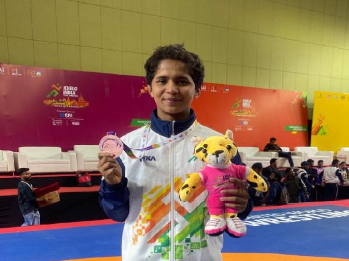 Tripti Appaso Gurav of Kolhapur won the bronze medal in the Khelo India Youth Games | कोल्हापूरच्या तृप्तीने खेलो इंडियात पटकाविले ब्राँझपदक, जिल्ह्यात एकूण चार पदके Tripti Appaso Gurav of Kolhapur won the bronze medal in the Khelo India Youth Games | कोल्हापूरच्या तृप्तीने खेलो इंडियात पटकाविले ब्राँझपदक, जिल्ह्यात एकूण चार पदके