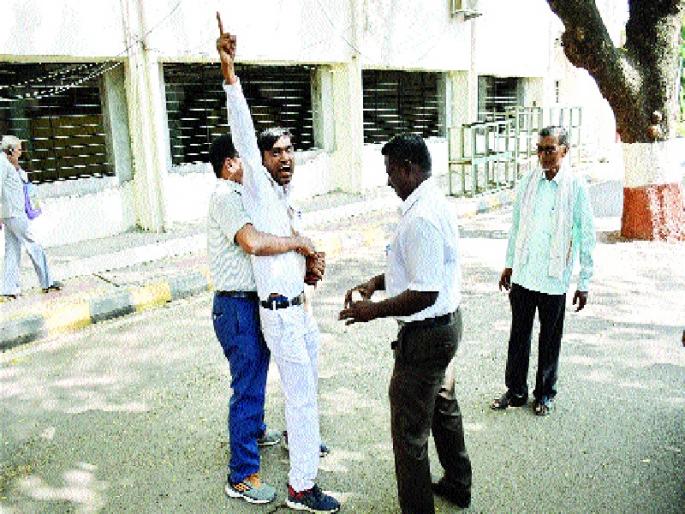 Tried two suicides in Nanded district | नांदेड जिल्ह्यात दोघांचा आत्महत्येचा प्रयत्न