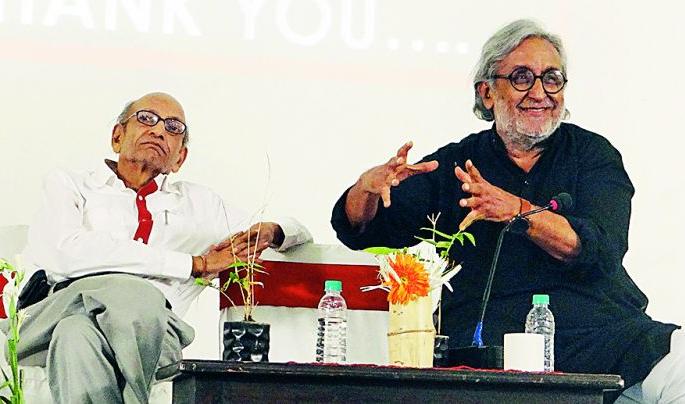 The tsunami of technology destroys rural systems | टेक्नॉलॉजीच्या त्सुुनामीने ग्रामीण व्यवस्था नष्ट होतेय