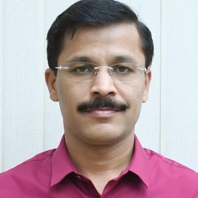 Corona under control in Nagpur due to Tukaram Mundhe | तुकाराम मुंढे यांच्यामुळे नागपुरात कोरोना नियंत्रणात Corona under control in Nagpur due to Tukaram Mundhe | तुकाराम मुंढे यांच्यामुळे नागपुरात कोरोना नियंत्रणात