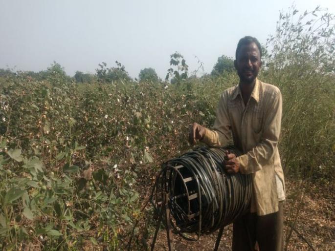 Due to the payment of lending, drip | उधारी फेडण्यासाठी विकावे लागले ठिबक Due to the payment of lending, drip | उधारी फेडण्यासाठी विकावे लागले ठिबक