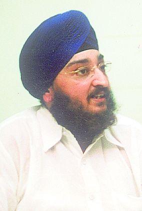 Nagpur industrialist Navneet Tuli's suicide attempt! | नागपुरात उद्योजक नवनीत तुली यांचा आत्महत्येचा प्रयत्न !