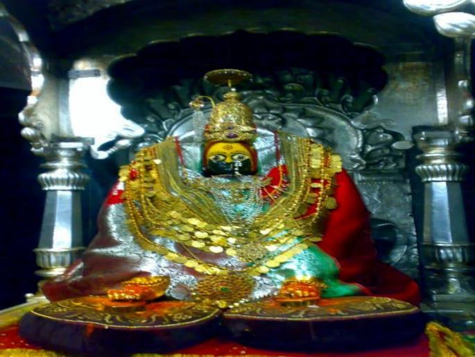 Tulja Bhavani's stage sleep begins | तुळजाभवानीच्या मंचकी निद्रेस प्रारंभ