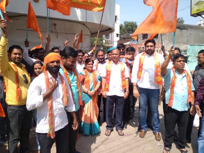 The conflict between Thackeray-Shinde group intensified after the supreme result | सर्वोच्च निकालानंतर ठाकरे-शिंदे गटातील संघर्ष तीव्र The conflict between Thackeray-Shinde group intensified after the supreme result | सर्वोच्च निकालानंतर ठाकरे-शिंदे गटातील संघर्ष तीव्र