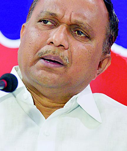 The person is angry because you do not have a name in the magazine | पत्रिकेत नाव नसल्यामुळे खासदार तुमाने नाराज The person is angry because you do not have a name in the magazine | पत्रिकेत नाव नसल्यामुळे खासदार तुमाने नाराज