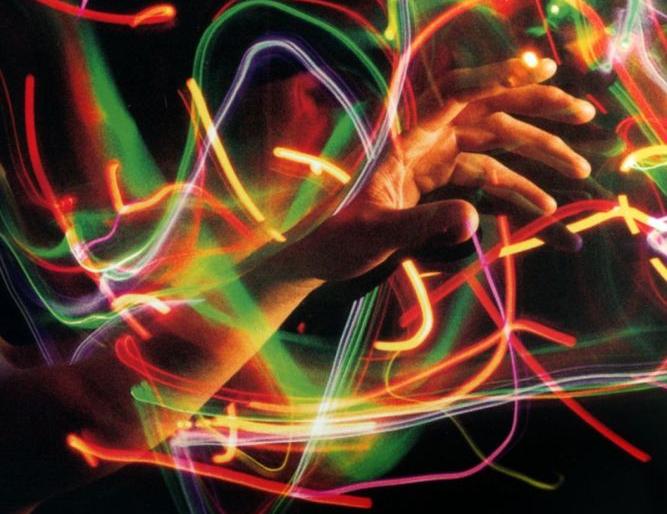 Woman dies due to electric shock near the entrance of Ganapati Mandal | गणपती मंडळाच्या प्रवेशद्वाराजवळ विजेचा शॉक लागून महिलेचा मृत्यू