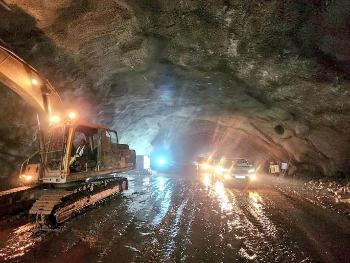 Part of tunnel collapses on Delhi-Mumbai Expressway kota Rajasthan; One laborer killed, three injured | दिल्ली - मुंबई एक्स्प्रेस वेवर निर्माणाधीन बोगद्याचा भाग कोसळला; एका मजुराचा मृत्यू, तिघे जखमी Part of tunnel collapses on Delhi-Mumbai Expressway kota Rajasthan; One laborer killed, three injured | दिल्ली - मुंबई एक्स्प्रेस वेवर निर्माणाधीन बोगद्याचा भाग कोसळला; एका मजुराचा मृत्यू, तिघे जखमी