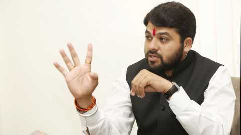  Money and bullying do not get power: Tupkar | पैसे आणि दादागिरीने सत्ता मिळत नाही : तुपकर
