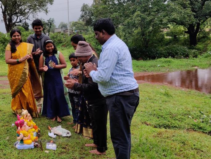 Goodbye to one and a half day old fathers, eco-friendly immersion of more than 3 idols | दीड दिवसाच्या बाप्पांना निरोप, ८० हून अधिक मूर्तींचे पर्यावरणपूरक विसर्जन
