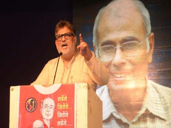 Tushar Gandhi's Speech on sacrifice on Dr Narendra Dabholkar's Death anniversary | उद्देशांशी गद्दारी केल्याने आपल्या देशातील बलिदाने व्यर्थ गेली : तुषार गांधी Tushar Gandhi's Speech on sacrifice on Dr Narendra Dabholkar's Death anniversary | उद्देशांशी गद्दारी केल्याने आपल्या देशातील बलिदाने व्यर्थ गेली : तुषार गांधी