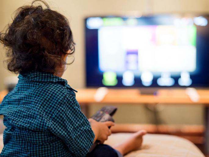 Children under two are banned from watching TV, guidelines for children of every age in Sweden | दोन वर्षांखालील मुलांना टीव्ही पाहण्यास बंदी, स्वीडनमध्ये प्रत्येक वयाच्या मुलांसाठी मार्गदर्शक तत्त्वे Children under two are banned from watching TV, guidelines for children of every age in Sweden | दोन वर्षांखालील मुलांना टीव्ही पाहण्यास बंदी, स्वीडनमध्ये प्रत्येक वयाच्या मुलांसाठी मार्गदर्शक तत्त्वे